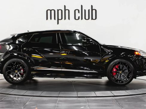 Used 2021 Lamborghini Urus image 7