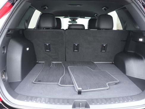 Used 2026 GMC Terrain AT4 AWD/4WD image 18