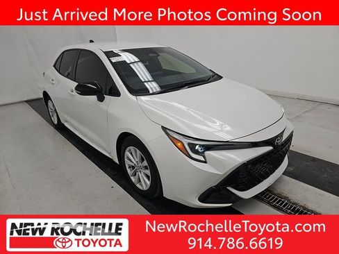 Used 2026 Toyota Corolla SE FWD image 1