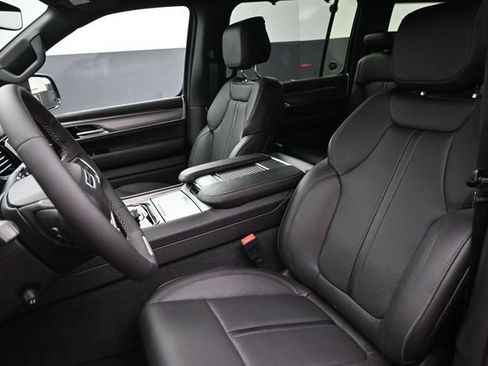 New 2026 Jeep Grand Wagoneer Limited AWD/4WD image 7