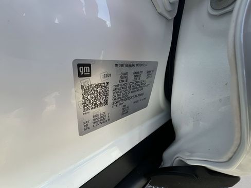 Used 2025 Chevrolet Traverse LT image 33