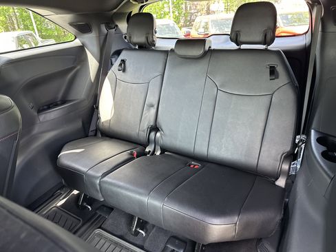 Certified 2025 Toyota Sienna XSE w/ XSE Plus Package image 32