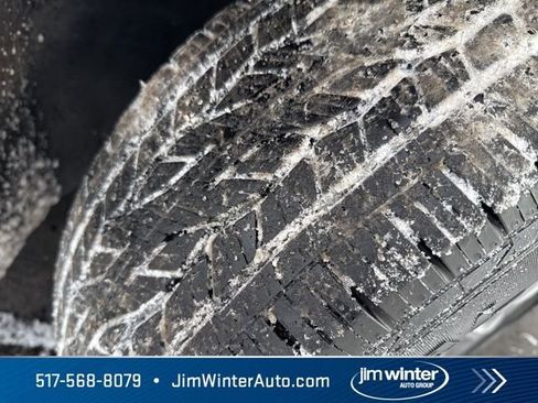 Used 2025 Buick Enclave Preferred image 4