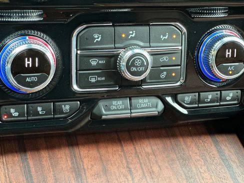 Certified 2023 GMC Yukon XL Denali Ultimate w/ LPO, Floor Liner Package image 23