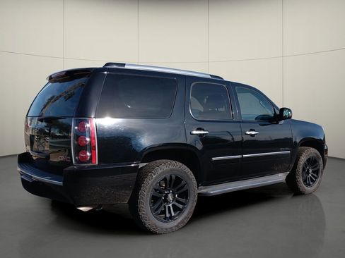 Used 2011 GMC Yukon Denali image 7