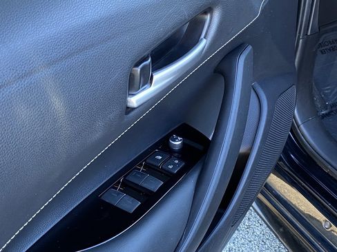 Used 2021 Toyota Corolla SE image 11