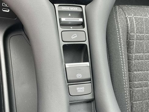 Used 2026 Honda HR-V LX image 35