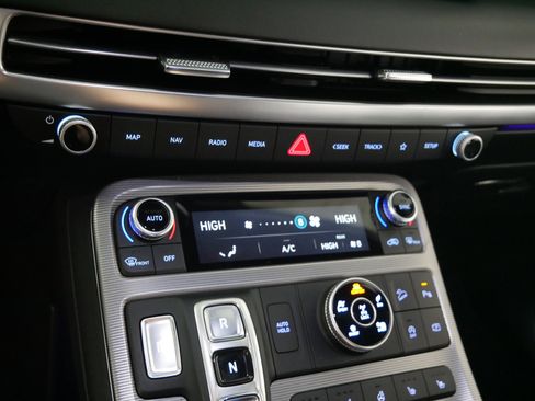 Used 2025 Hyundai Palisade Calligraphy image 23