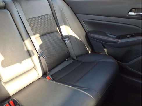 Used 2024 Nissan Altima 2.5 SR FWD image 19