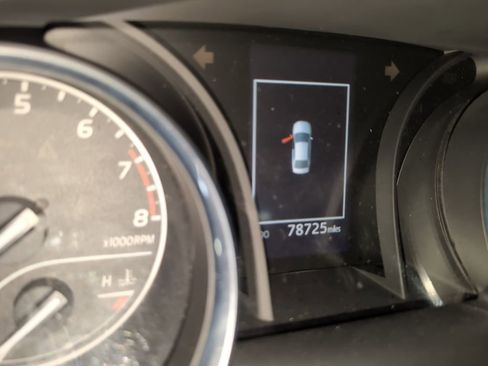 Used 2020 Toyota Camry SE FWD image 4