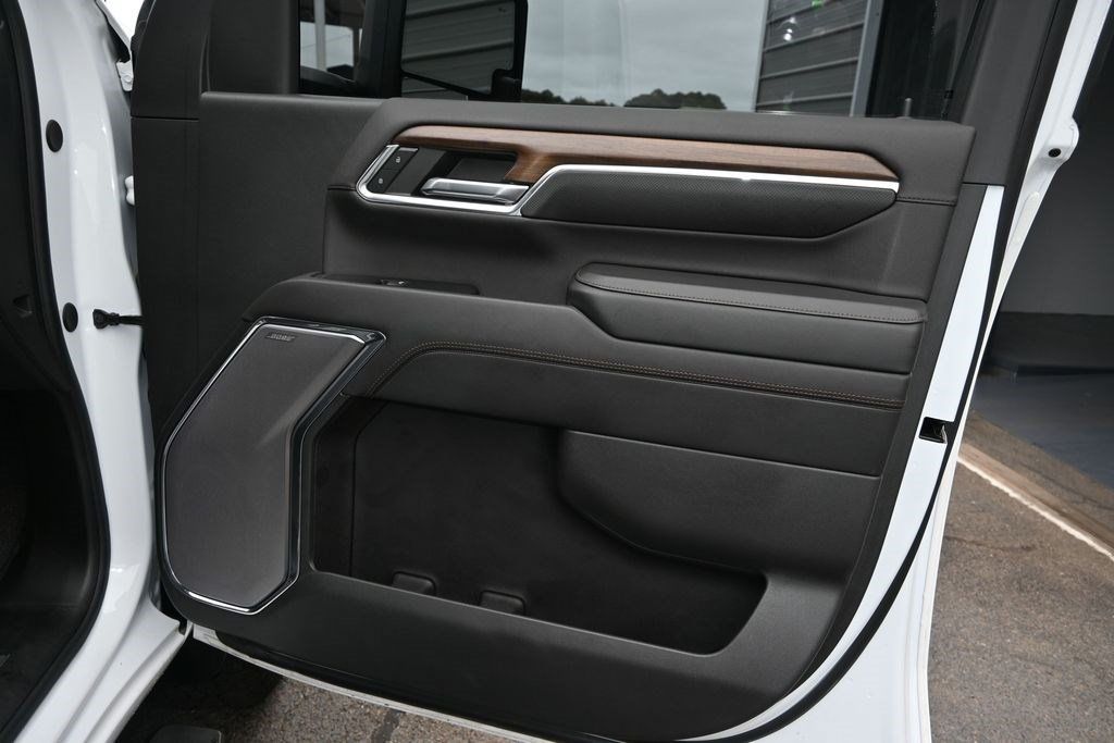 Used 2024 Chevrolet Silverado 2500 High Country w/ High Country Premium Package AWD/4WD image 12