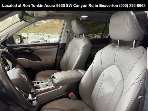 Used 2020 Toyota Highlander Platinum image 15