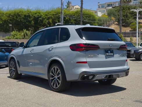 Certified 2024 BMW X5 xDrive40i w/ M Sport Package AWD/4WD image 25
