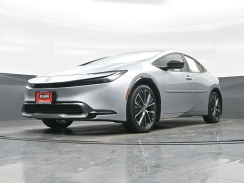 Used 2025 Toyota Prius XLE image 29