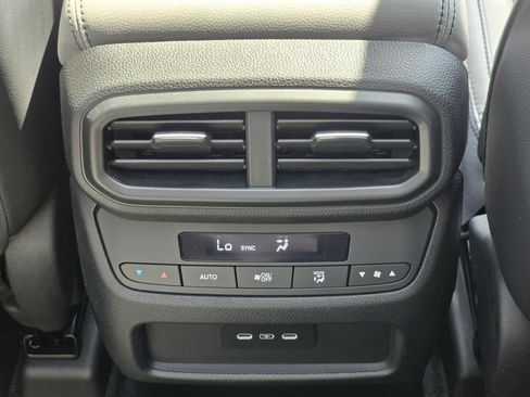 Used 2025 Honda Pilot Touring image 30