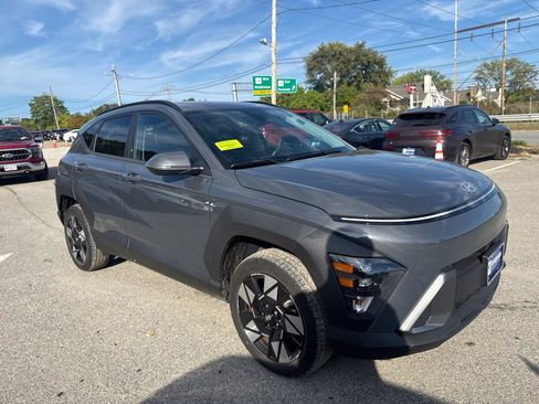 Used 2024 Hyundai Kona SEL w/ Convenience Package AWD/4WD image 4