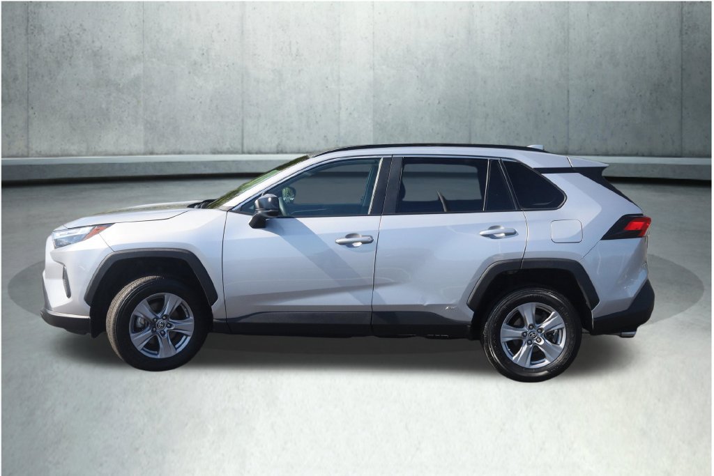 Used 2024 Toyota RAV4 LE AWD/4WD image 26