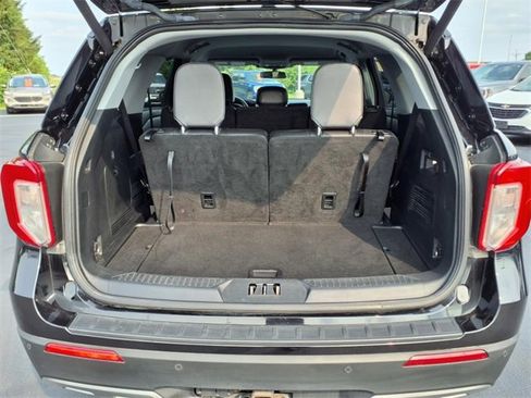 Used 2023 Ford Explorer XLT w/ Equipment Group 202A image 10