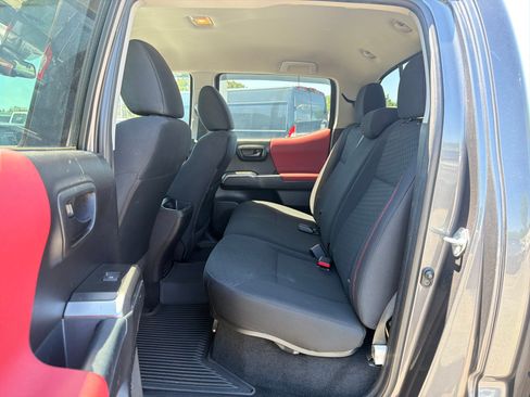 Used 2021 Toyota Tacoma SR5 AWD/4WD image 28