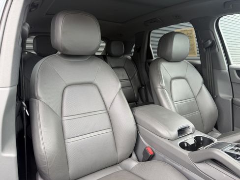 Used 2019 Porsche Cayenne AWD/4WD image 20