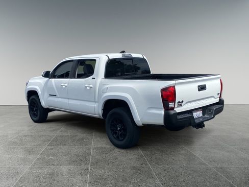 Used 2022 Toyota Tacoma SR5 w/ Technology Package AWD/4WD image 3