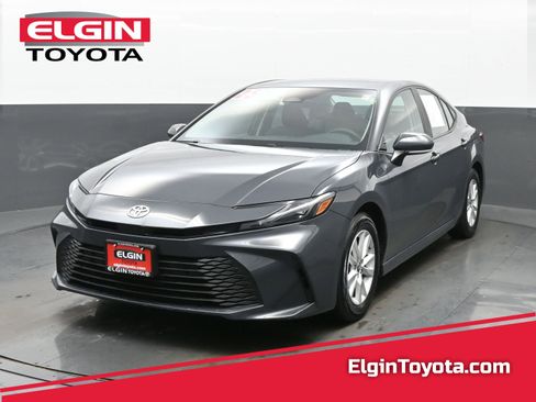 Used 2025 Toyota Camry LE image 1