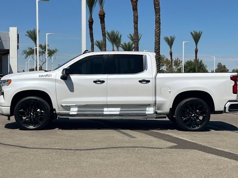 Used 2024 Chevrolet Silverado 1500 High Country w/ Technology Package AWD/4WD image 9