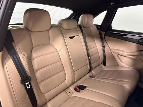 Certified 2023 Porsche Macan S AWD/4WD image 22
