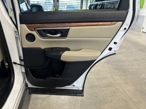 Used 2022 Honda CR-V Touring image 17