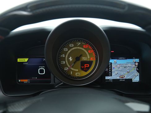Used 2021 Ferrari F8 Tributo RWD image 25