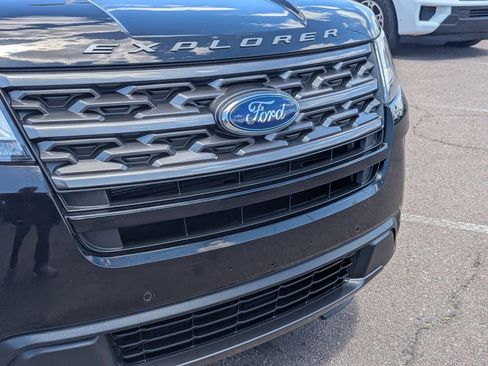 Used 2018 Ford Explorer XLT w/ Equipment Group 202A FWD image 4