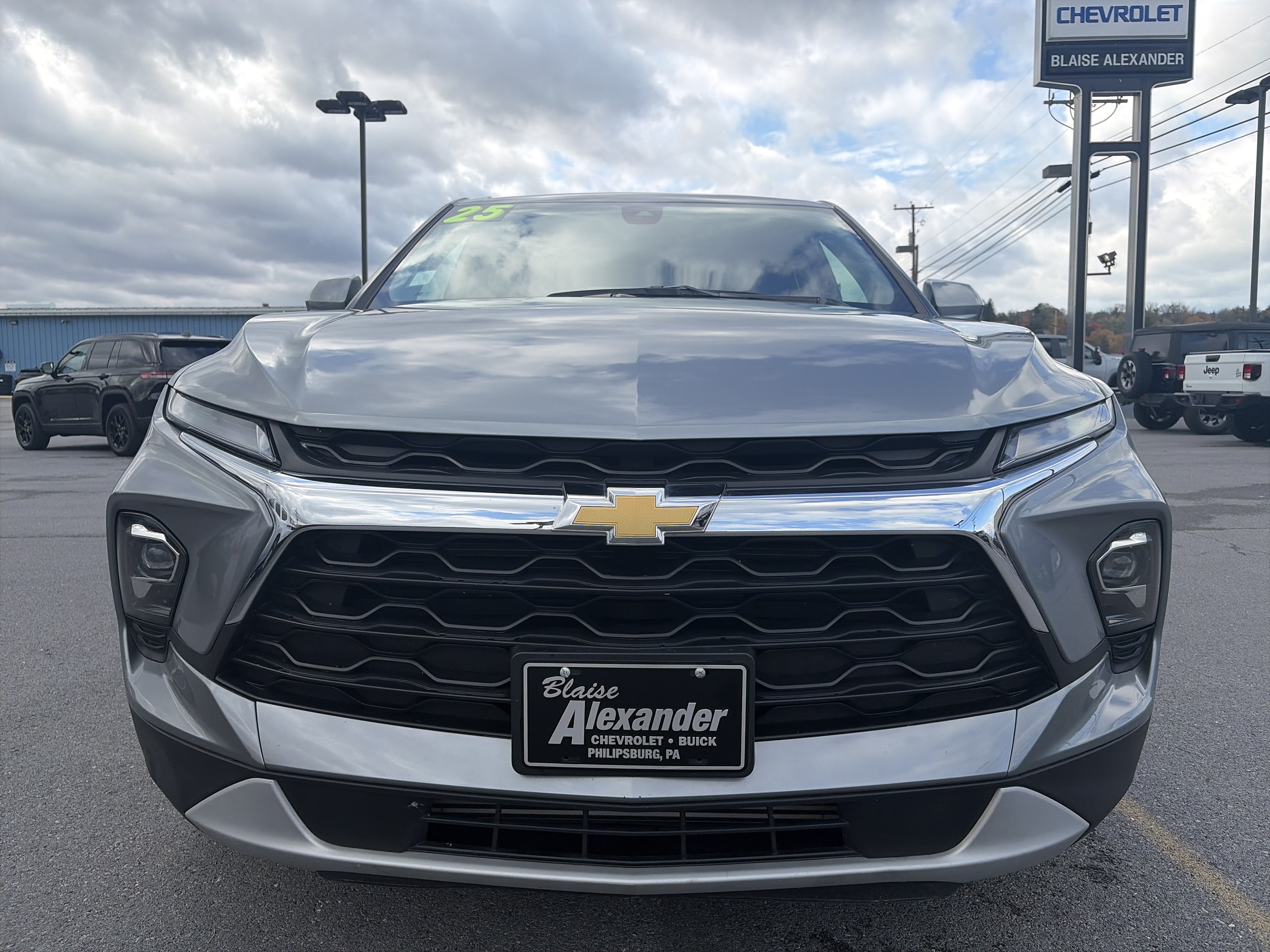 Used 2025 Chevrolet Blazer LT AWD/4WD image 10