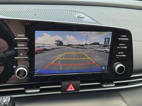 Used 2022 Hyundai Elantra SEL w/ Convenience Package FWD image 24