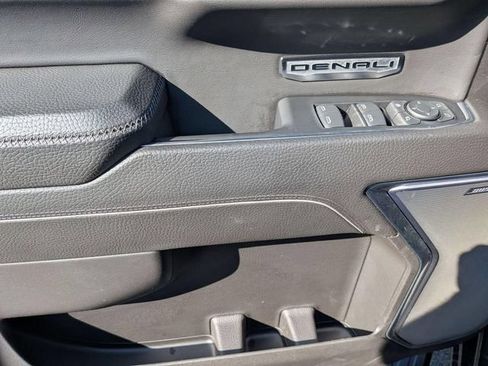 Used 2023 GMC Sierra 1500 Denali w/ Technology Package AWD/4WD image 14