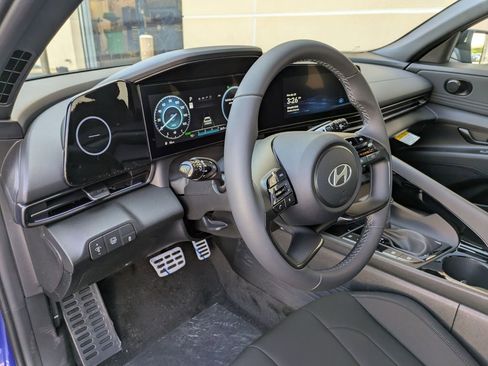 New 2025 Hyundai Elantra SEL image 14