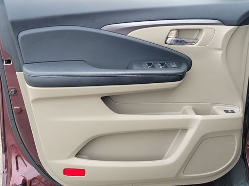 Used 2017 Honda Pilot EX image 13