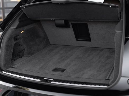 Used 2025 Bentley Bentayga S image 12