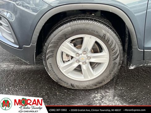 Certified 2022 Chevrolet Trax LT w/ LT Convenience Package image 10