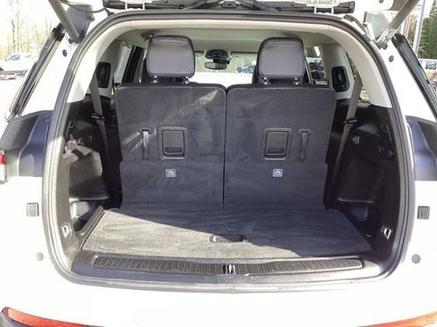 Used 2023 Jeep Grand Cherokee L Limited w/ Black Appearance Package image 16