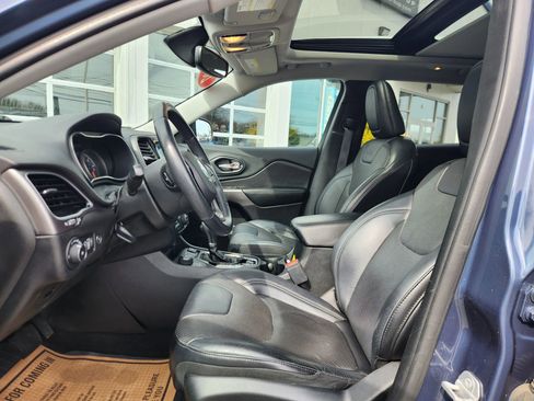 Used 2019 Jeep Cherokee Limited image 26