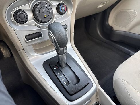 Used 2019 Ford Fiesta SE image 16