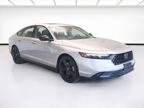Used 2023 Honda Accord Sport image 3