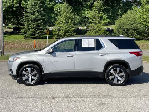 Used 2021 Chevrolet Traverse LT w/ LT Premium Package AWD/4WD image 6