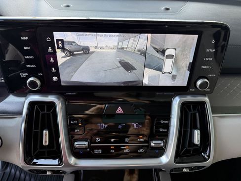 Used 2022 Kia Sorento AWD SX Prestige Plug-In Hybrid image 20
