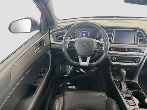 Used 2019 Hyundai Sonata Limited image 17