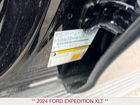 Used 2024 Ford Expedition XLT image 20