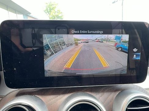 Used 2020 Mercedes-Benz GLC 300 4MATIC image 15