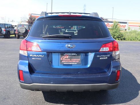 Used 2011 Subaru Outback 2.5i Limited w/ PWR Moonroof Pkg AWD/4WD image 25