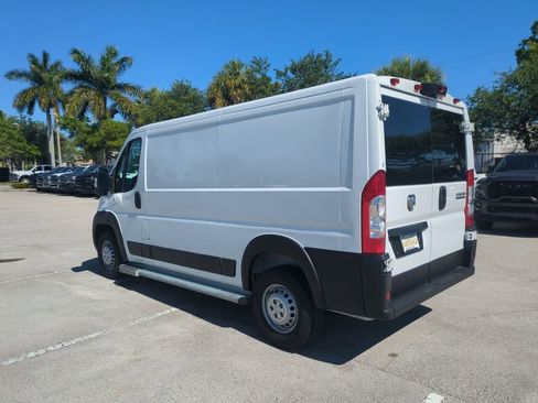 Used 2025 RAM ProMaster 2500 w/ U-Haul Equipment Group FWD image 8
