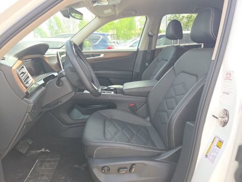 Used 2025 Volkswagen Atlas SE image 11